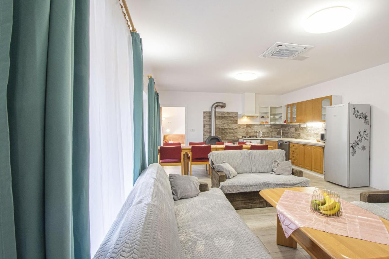 Velky Apartman Zlamanka Kroměříž Extérieur photo